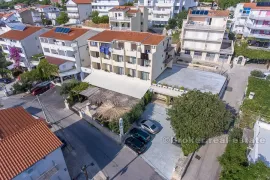 Hotel s restoranom i pogledom na more, na prodaju, Omiš, Gewerbeimmobilie