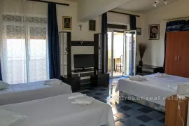 Hotel s restoranom i pogledom na more, na prodaju, Omiš, Gewerbeimmobilie