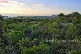 Građevinsko zemljište s pogledom na more, Primošten, Γη