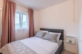 Novoizgrađena vila s bazenom, Omiš, بيت