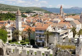 Građevinsko zemljište blizu centra grada, Trogir - Okolica, Terreno