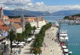 Građevinsko zemljište blizu centra grada, Trogir - Okolica, Γη