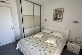 Atraktivan penthouse s velikom terasom I jacuzzijem, Split, Kвартира