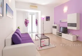 Atraktivan apartman s bazenom, Split, Stan