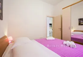 Atraktivan apartman s bazenom, Split, Stan