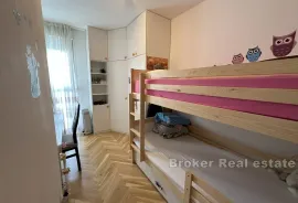 Dvosoban komforan stan na odličnoj lokaciji, Split, Appartement