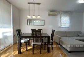 Dvosoban komforan stan na odličnoj lokaciji, Split, Appartement