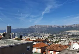 Trosoban stan na odličnoj lokaciji, Split, شقة