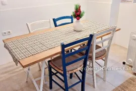 Apartman u tradicionalnoj mediteranskoj kamenoj kući, Trogir - Okolica, Διαμέρισμα