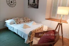 Apartman u tradicionalnoj mediteranskoj kamenoj kući, Trogir - Okolica, Διαμέρισμα