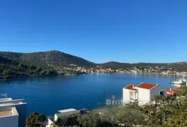 Samostojeća prizemnica s otvorenim pogledom na more, Trogir - Okolica, Дом