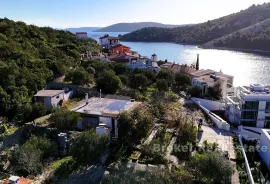 Samostojeća prizemnica s otvorenim pogledom na more, Trogir - Okolica, Дом