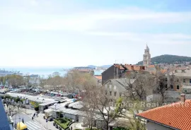 Dvije uhodane turističke jedinice u centru grada, Split, Stan