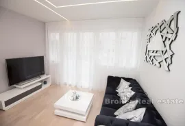 Luksuzan dvosoban apartman na odličnoj lokaciji, Split, Kвартира