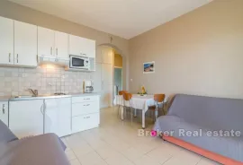 Kuća s više apartmana prvi red do mora, Zadar, Casa