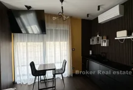 Jedinstvena apartmanska vila s pogledom na more, Split, Kuća