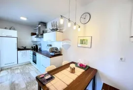 OTOK KRK,MALINSKA- apartman blizu centra i mora, Malinska-Dubašnica, Stan