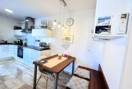 OTOK KRK,MALINSKA- apartman blizu centra i mora, Malinska-Dubašnica, Stan