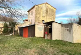 Istra, Poreč-ugostiteljsko stambeni prostor s građevinskim zemljištem, Poreč, House