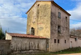 Istra, Poreč-ugostiteljsko stambeni prostor s građevinskim zemljištem, Poreč, House