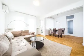 Zagreb, Ilica, Trg Franje Tuđmana prekrasan dvosoban stan 60 m2 + PM, Zagreb, Apartamento