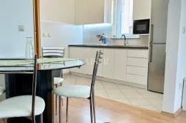 Otok Krk, Malinska - stan 60m2, 400m od mora, Malinska-Dubašnica, Appartement