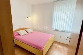 Otok Krk, Malinska - stan 60m2, 400m od mora, Malinska-Dubašnica, Appartement