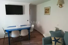 Baška - kuća u staroj jezgri, 85m2, dva apartmana, Baška, Kuća