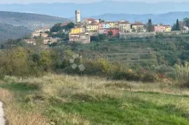 Zemljište s projektom za izgradnju 1- 3 luksuzne vile s bazenom i  pogledom na Motovun, Oprtalj, Land