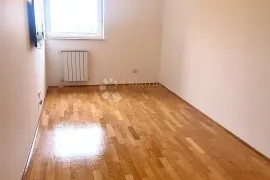 Gornji Bukovac, 90 m2, 2. kat, novogradnja, balkon, lođa, 2 PM, Zagreb, Stan