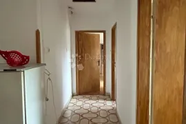 Kuća za renovaciju s terasom s koje nećete željeti otići!, Pazin, Casa