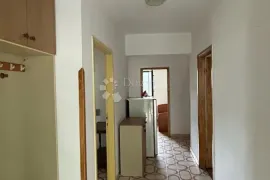 Kuća za renovaciju s terasom s koje nećete željeti otići!, Pazin, Casa