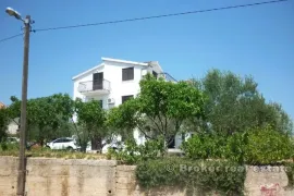 Kuća sa 3 etaže, na prodaju, Trogir - Okolica, Casa