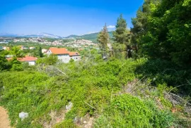 Građevinsko zemljište, površine 1650 m2, na prodaju, Split, Tierra