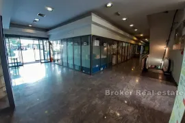 Poslovni prostor, ukupne površine od 94 m2, Split, Propriedade comercial