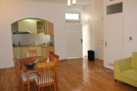 Dva apartmana za prodaju, Trogir - Okolica, Wohnung