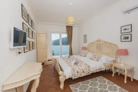 Vila s pet zvjezdica, na prodaju, Trogir - Okolica, Σπίτι