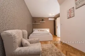 Aparthotel u centru grada, Zadar, Дом