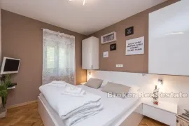 Aparthotel u centru grada, Zadar, Дом