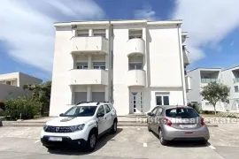 Apartmanska kuća u prvom redu do mora, Zadar, Σπίτι