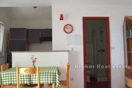 Apartmanska kuća sa pogledom na more, Trogir - Okolica, Kuća