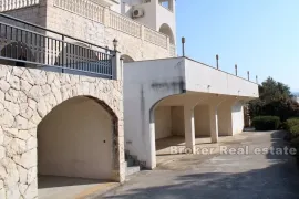 Apartmanska kuća sa pogledom na more, Trogir - Okolica, Kuća