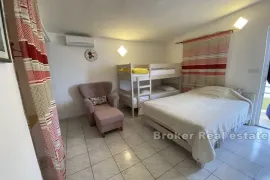 Apartmanska kuća prvi red do mora, Zadar, Σπίτι