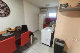 Apartmanska kuća prvi red do mora, Zadar, Σπίτι