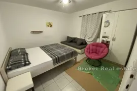 Apartmanska kuća prvi red do mora, Zadar, Σπίτι