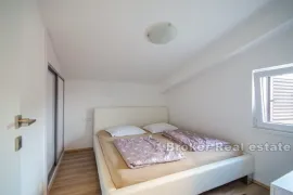 Apartmanska kuća s bazenom, Šolta, Дом