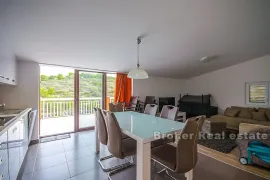 Apartmanska kuća s bazenom, Šolta, Дом