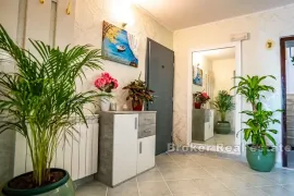 Apartmanska kuća blizu mora, Zadar, Maison