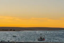 Dvojna kuća prvi red do mora, Zadar, Famiglia