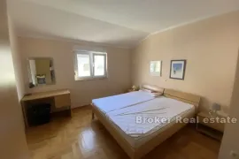 Apartmanska kuća u prvom redu do mora, Zadar, بيت